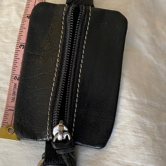 Roots Black Leather Wallet with Keychain - Picture 2 of 4